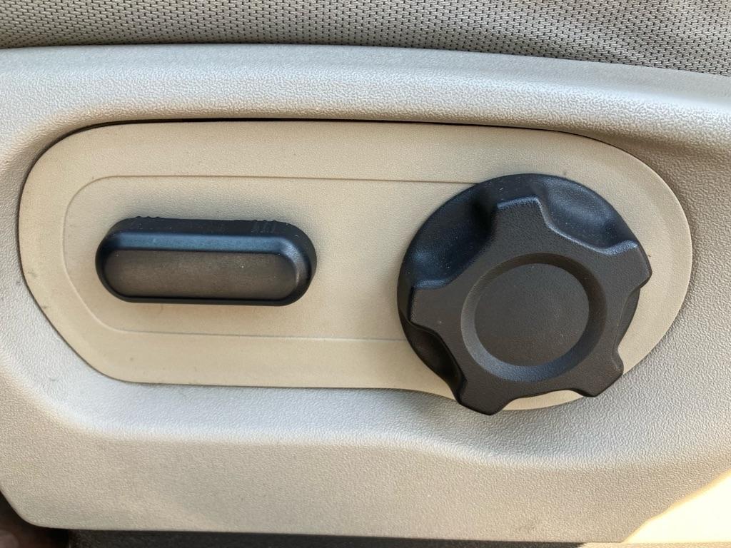 Ford Explorer Base FWD 2014