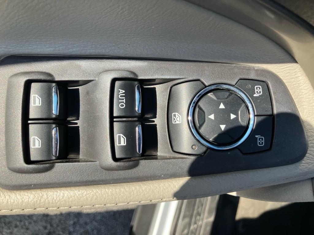 Ford Explorer Base FWD 2014