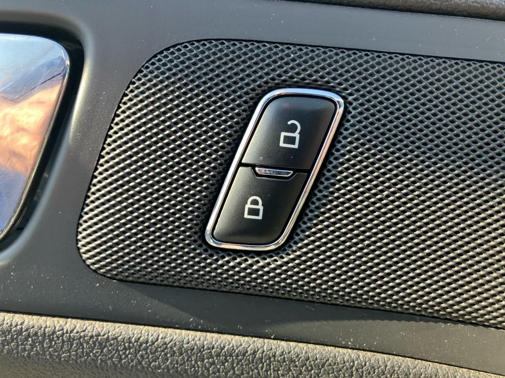 Ford Explorer Base FWD 2014