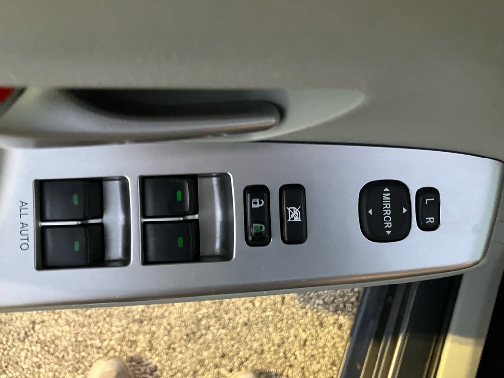 Toyota Prius V Two 2012 Toyota Prius V Two 2012