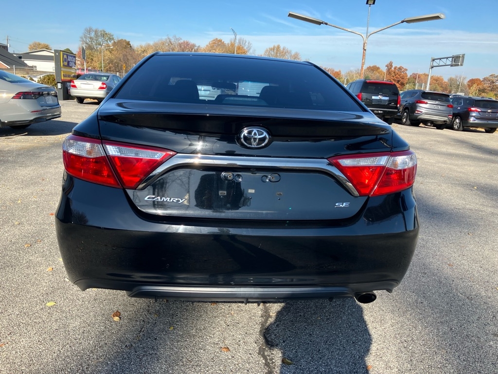 Toyota Camry SE 2017