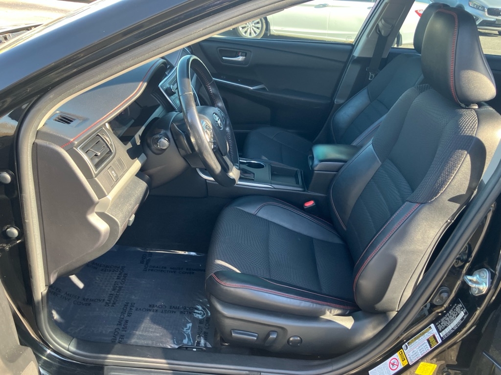 Toyota Camry SE 2017