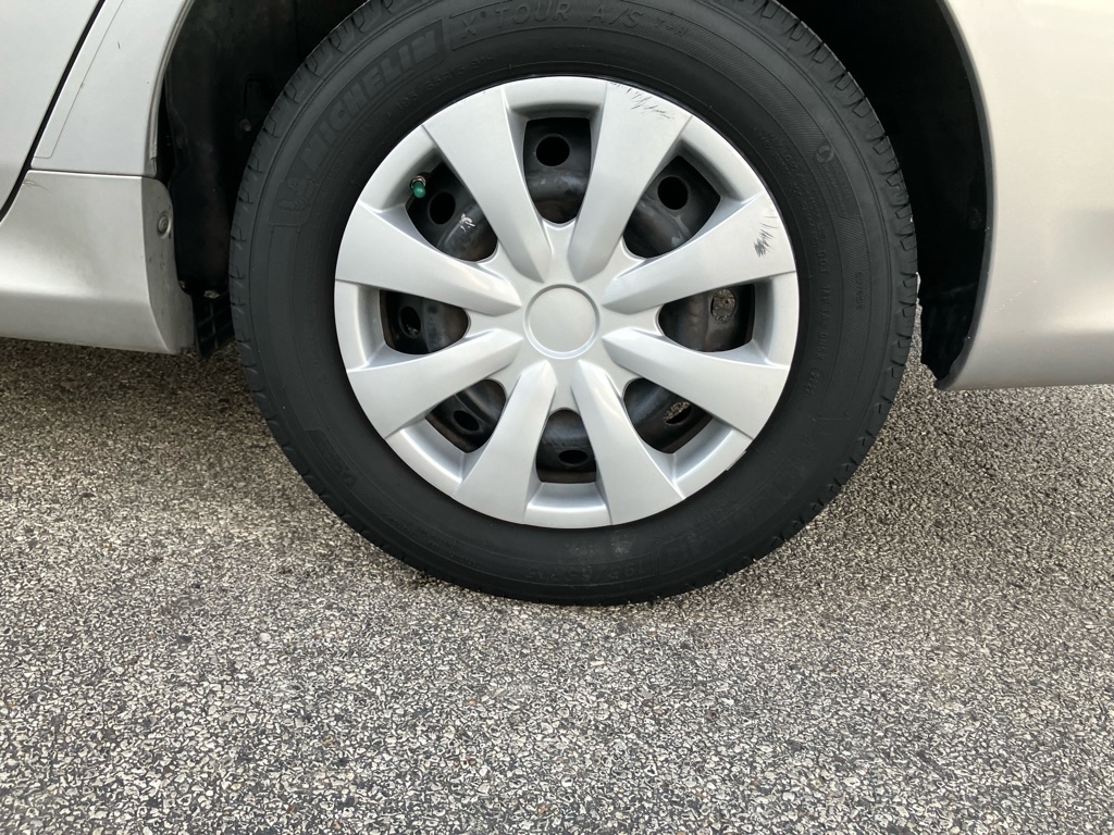 Toyota Corolla Base 5-Speed MT 2011