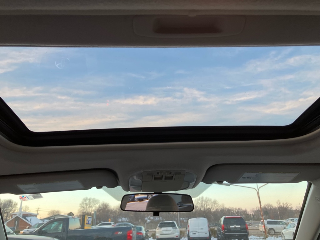 Toyota Corolla Base 5-Speed MT 2011