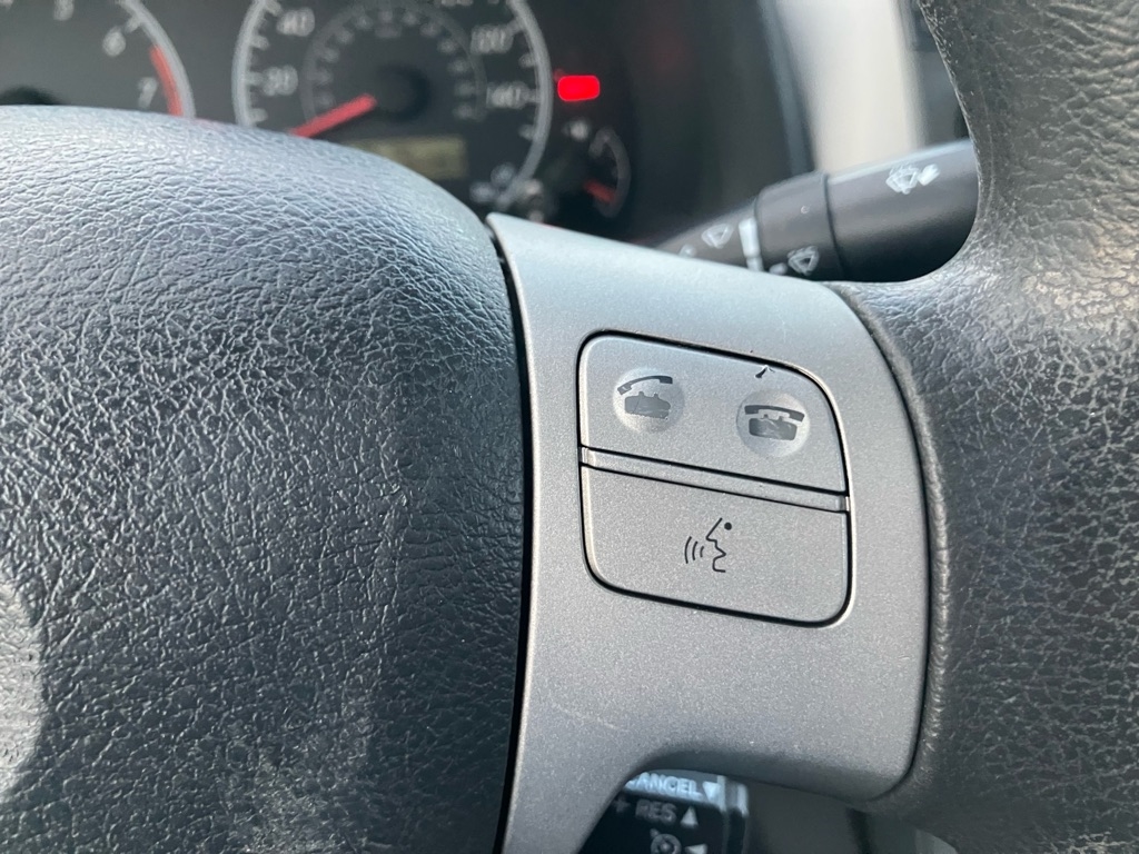 Toyota Corolla Base 5-Speed MT 2011