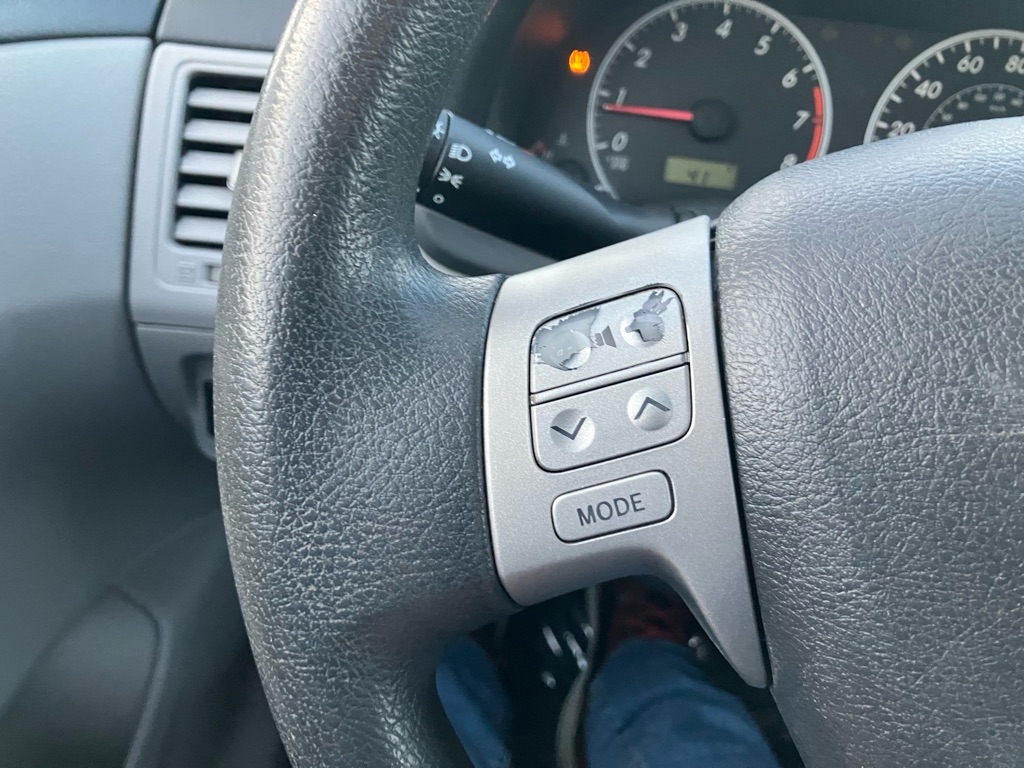 Toyota Corolla Base 5-Speed MT 2011