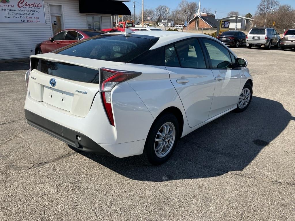 Toyota Prius Two 2017