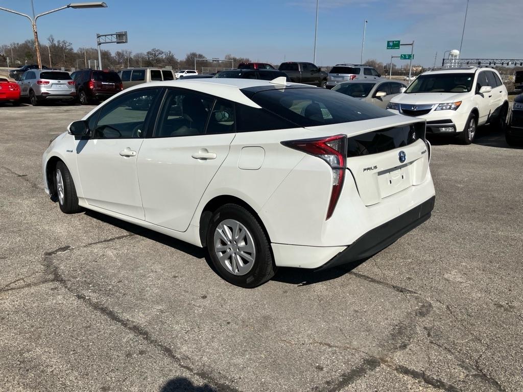 Toyota Prius Two 2017