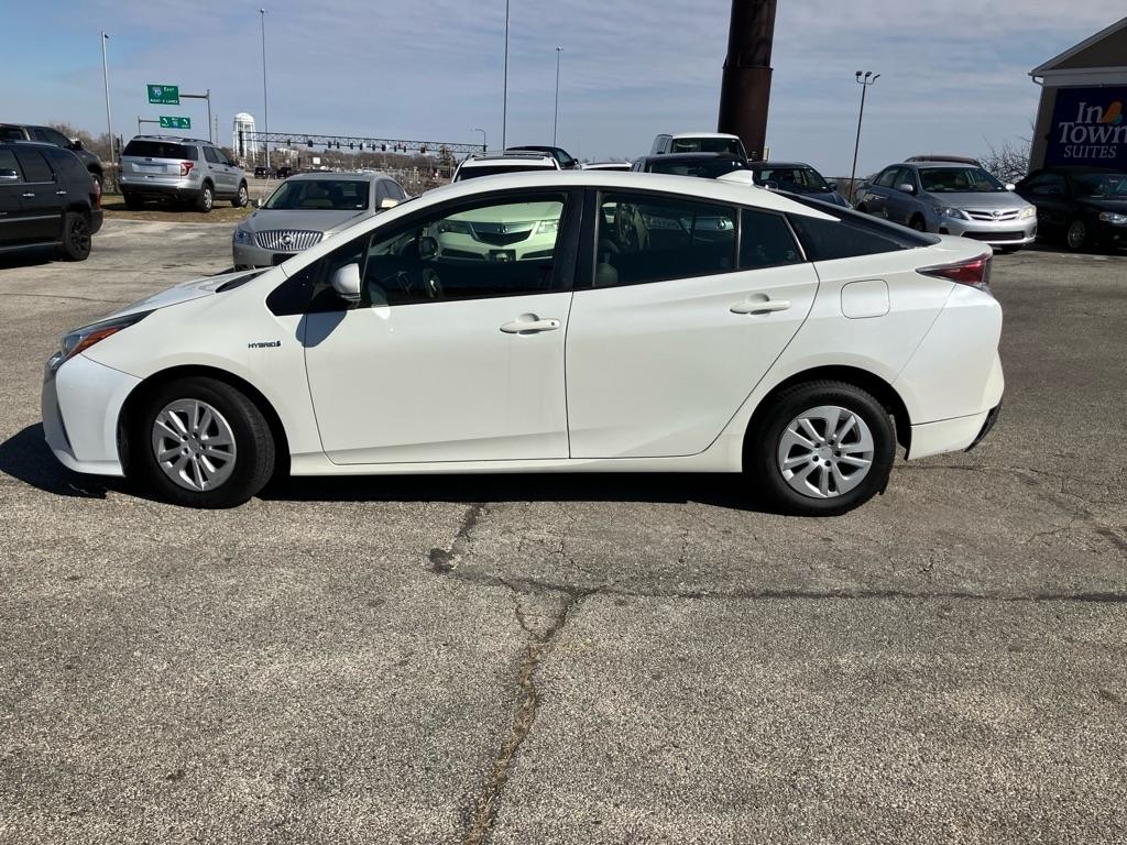 Toyota Prius Two 2017