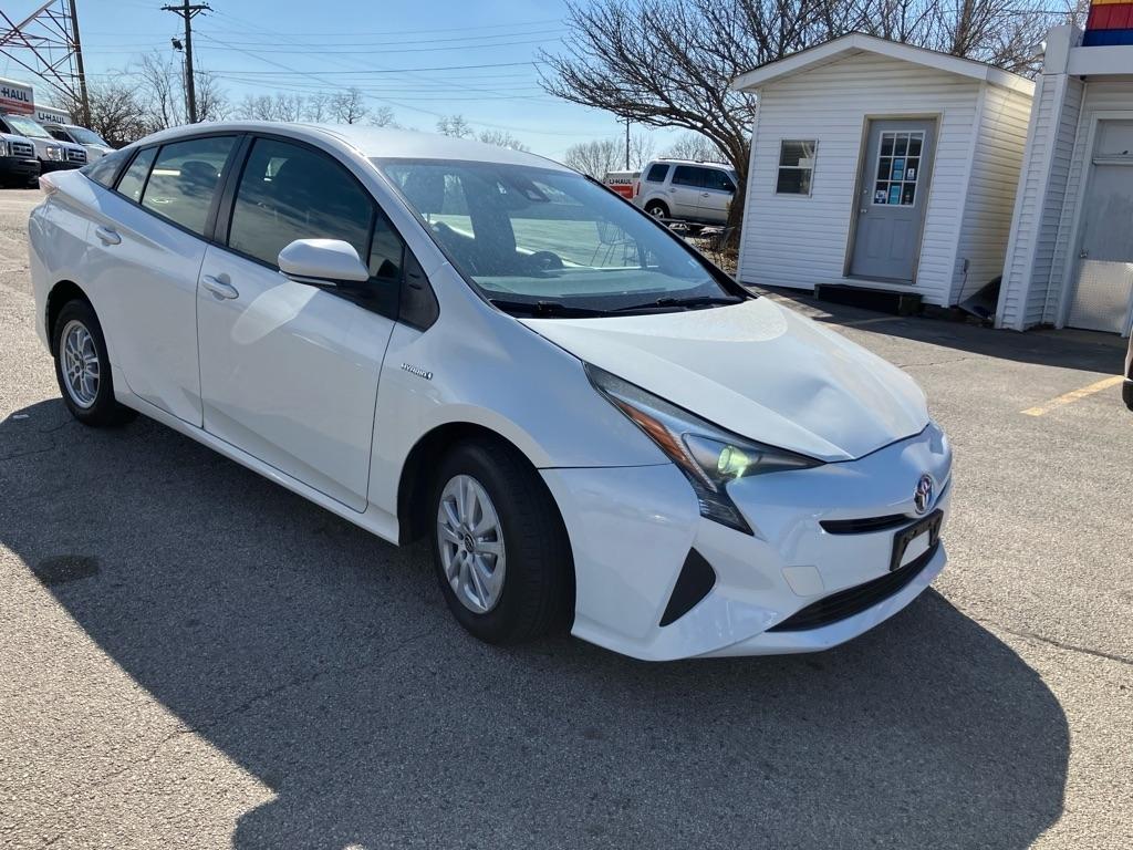 Toyota Prius Two 2017