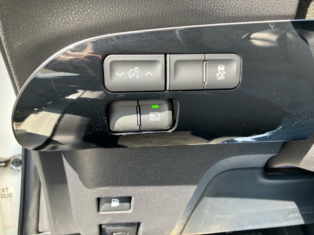 Toyota Prius Two 2017