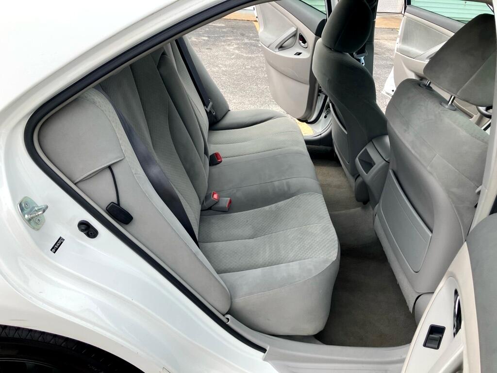 Toyota Camry LE 5-Spd AT 2009