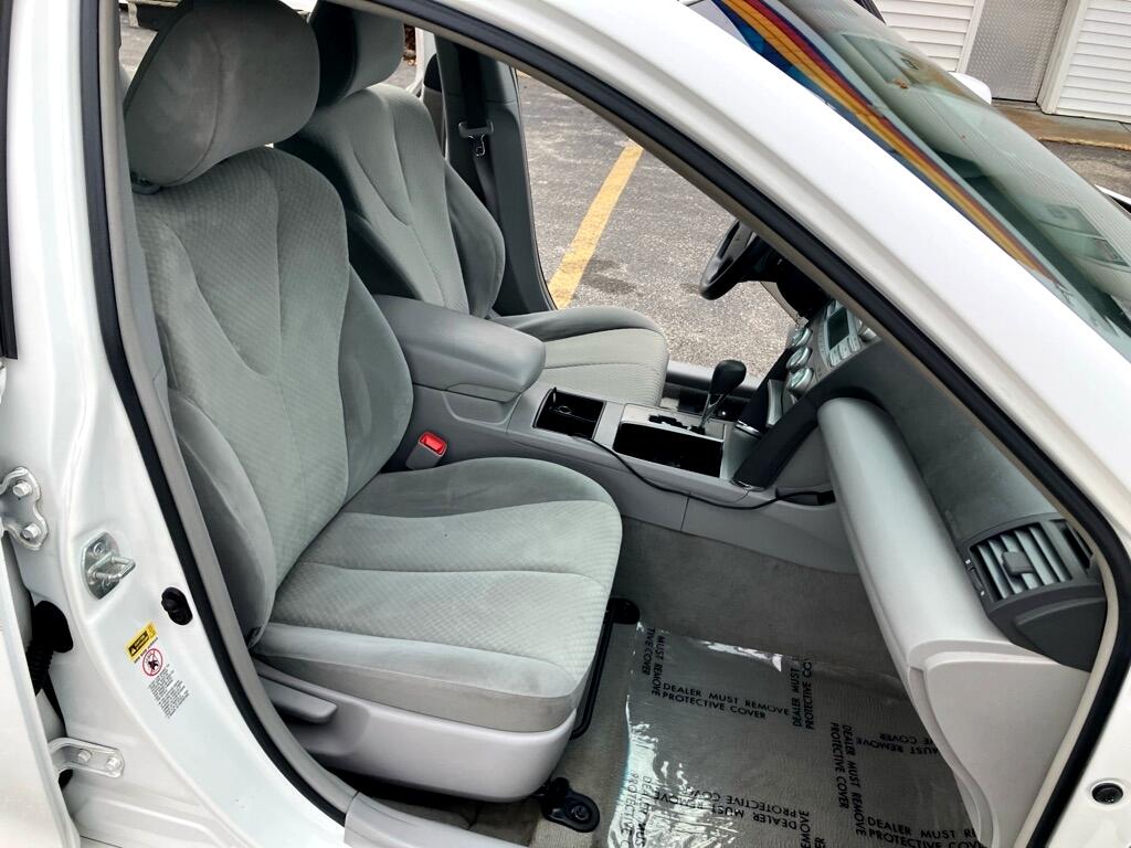 Toyota Camry LE 5-Spd AT 2009