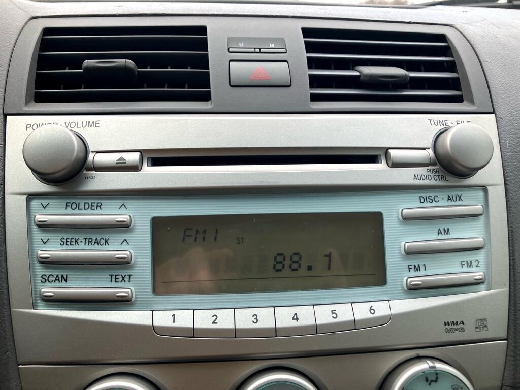 Toyota Camry LE 5-Spd AT 2009