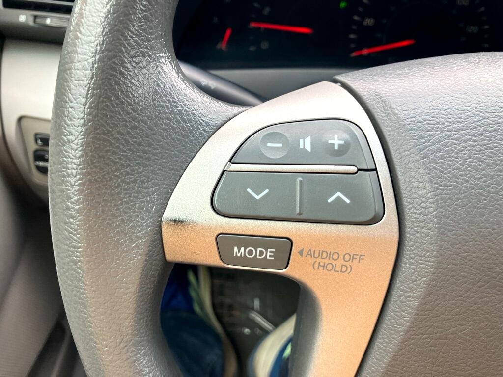 Toyota Camry LE 5-Spd AT 2009