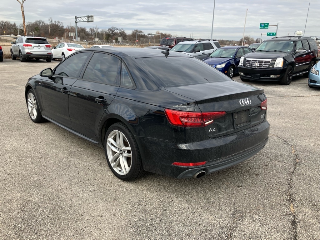 Audi A4 2.0T Premium quattro Sedan 2017