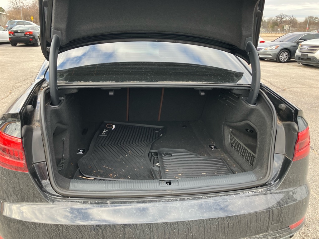 Audi A4 2.0T Premium quattro Sedan 2017