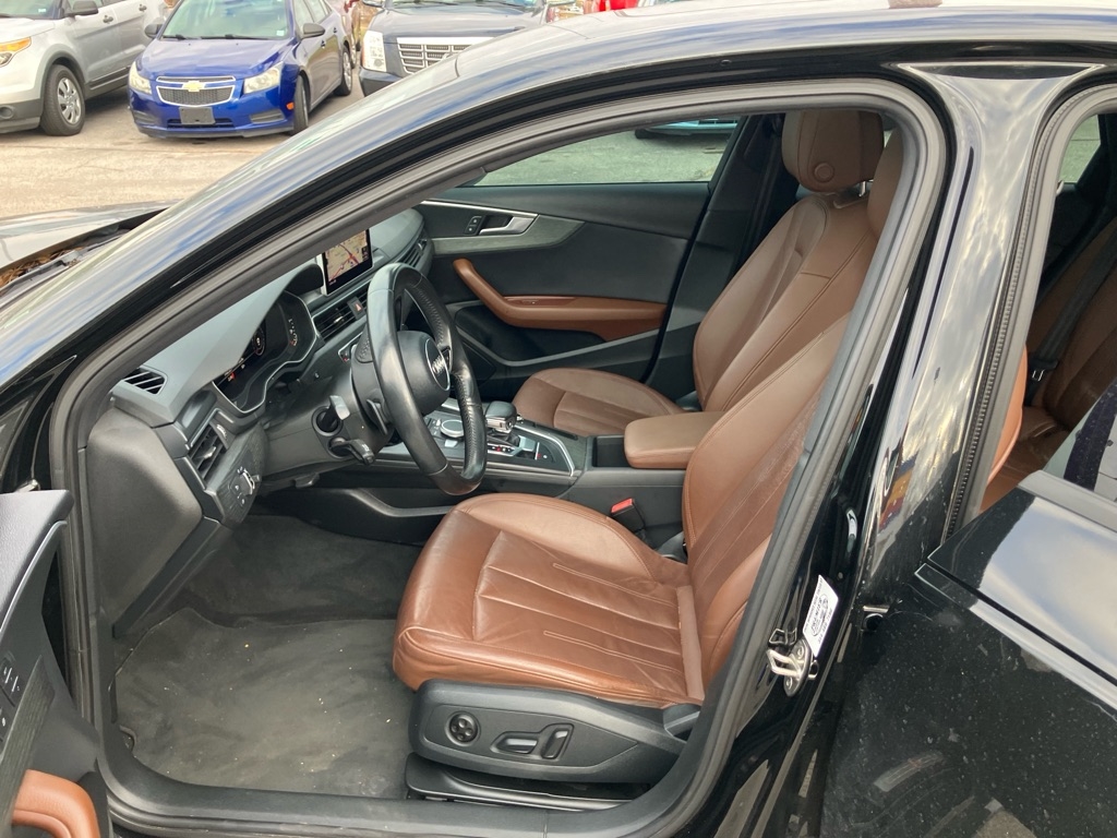 Audi A4 2.0T Premium quattro Sedan 2017