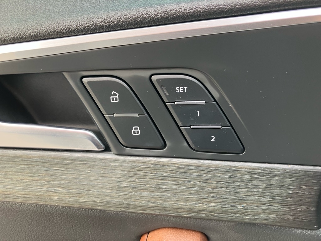 Audi A4 2.0T Premium quattro Sedan 2017