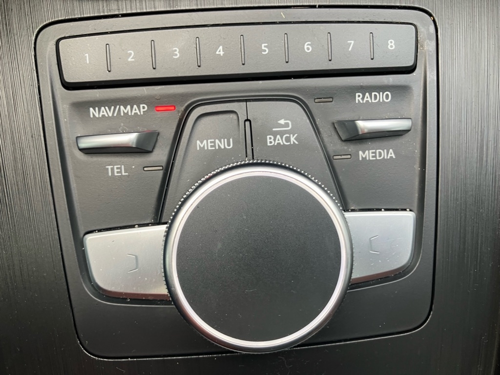 Audi A4 2.0T Premium quattro Sedan 2017