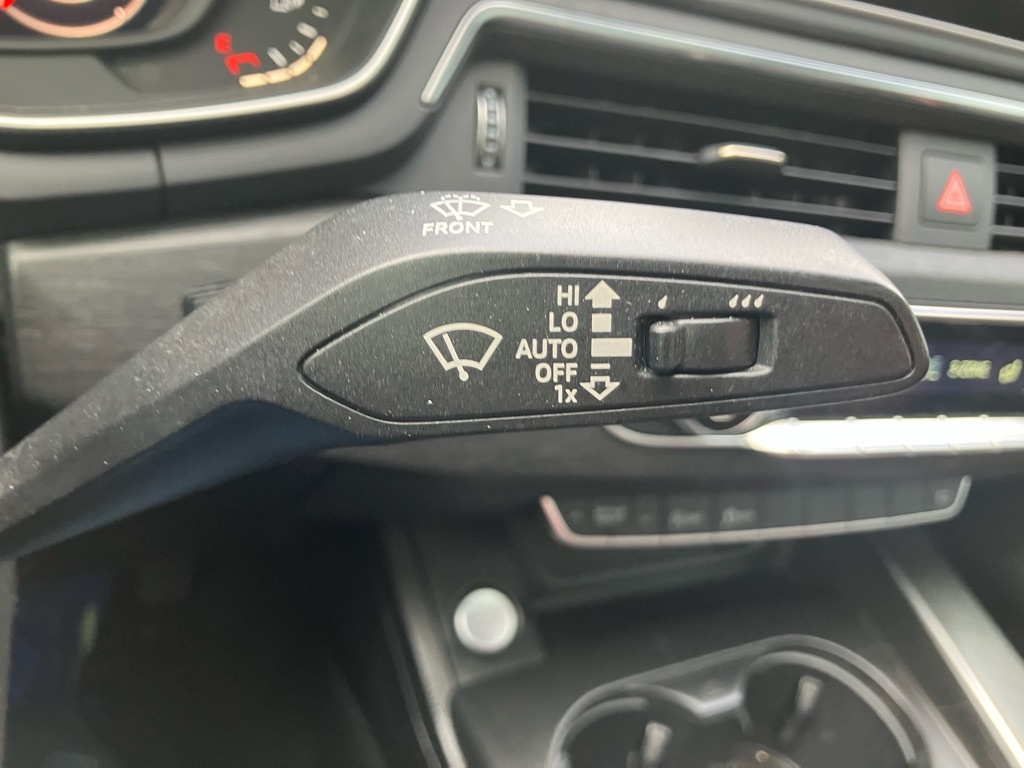 Audi A4 2.0T Premium quattro Sedan 2017