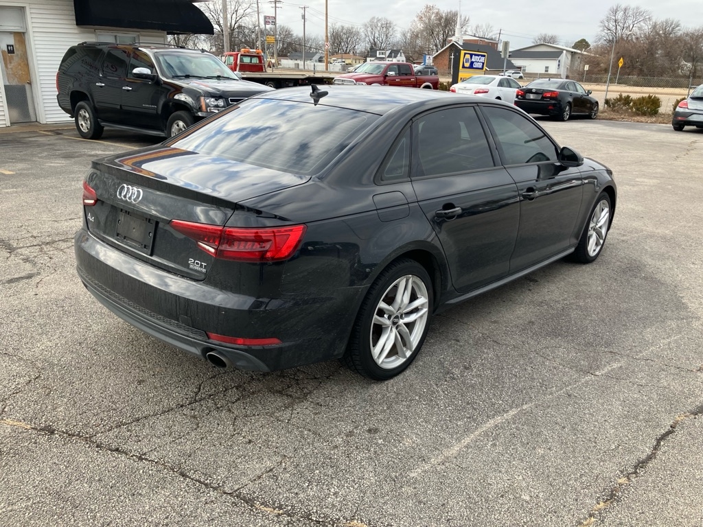 Audi A4 2.0T Premium quattro Sedan 2017