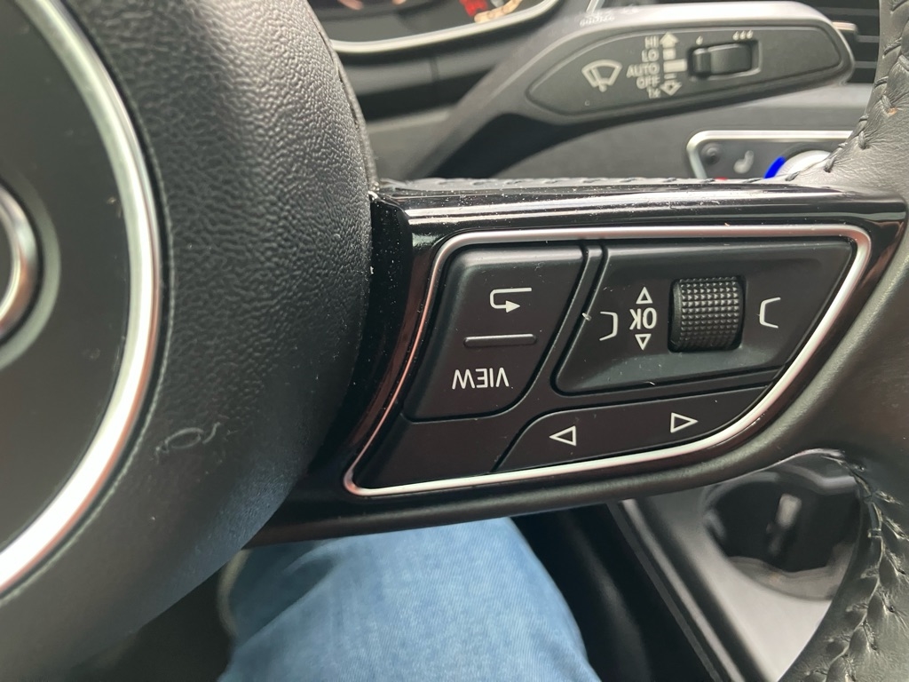 Audi A4 2.0T Premium quattro Sedan 2017