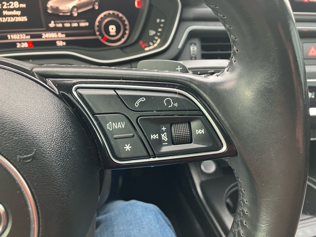 Audi A4 2.0T Premium quattro Sedan 2017