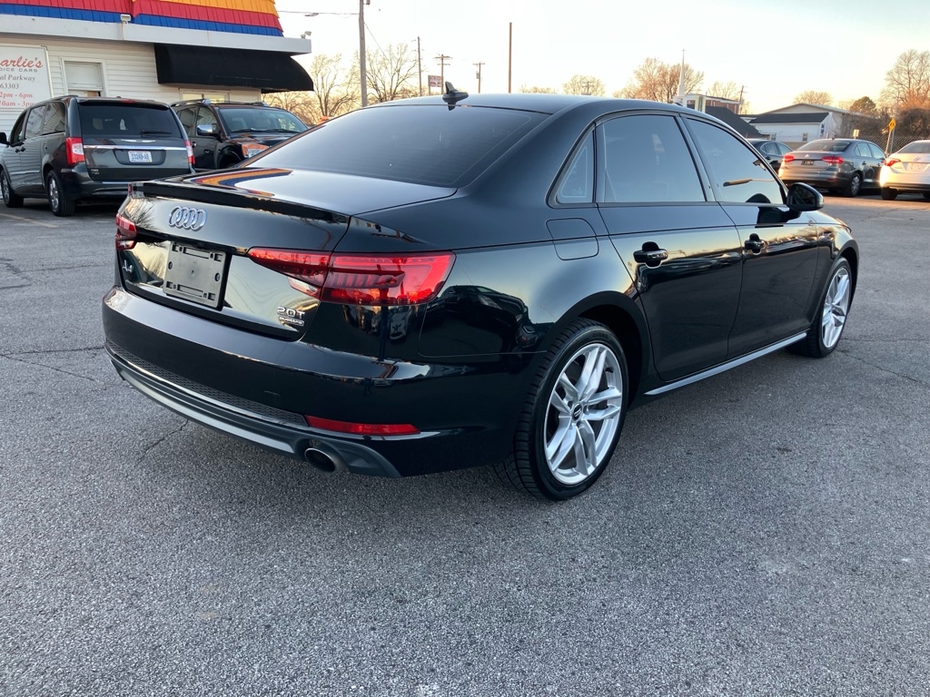 Audi A4 2.0T Premium quattro Sedan 2017