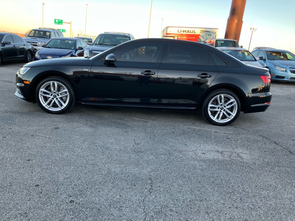 Audi A4 2.0T Premium quattro Sedan 2017