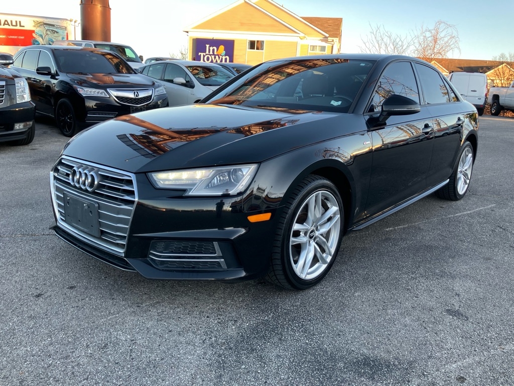 Audi A4 2.0T Premium quattro Sedan 2017