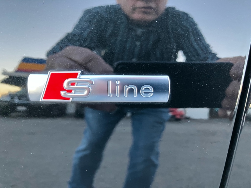 Audi A4 2.0T Premium quattro Sedan 2017