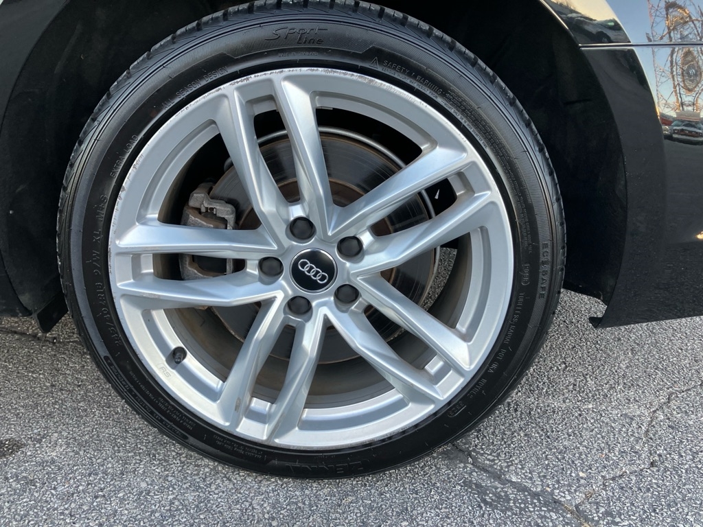 Audi A4 2.0T Premium quattro Sedan 2017