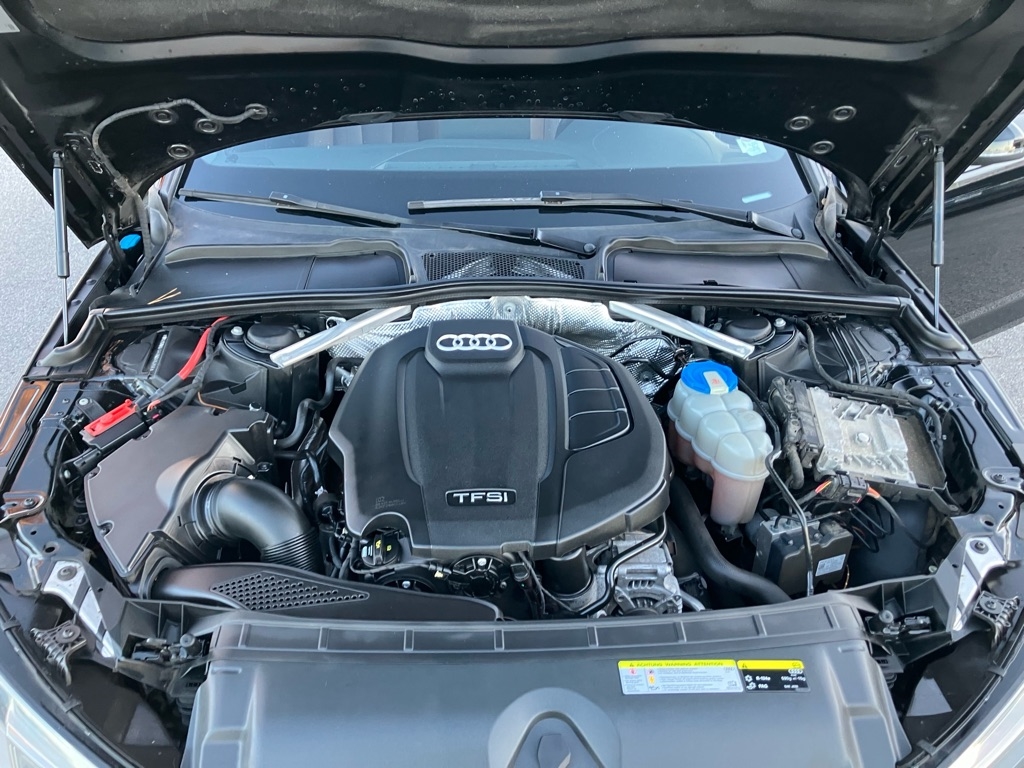 Audi A4 2.0T Premium quattro Sedan 2017