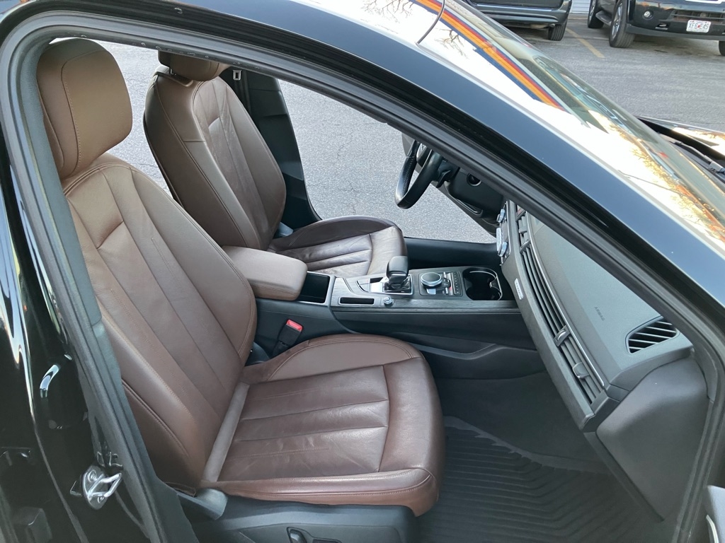 Audi A4 2.0T Premium quattro Sedan 2017