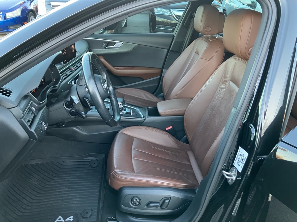 Audi A4 2.0T Premium quattro Sedan 2017