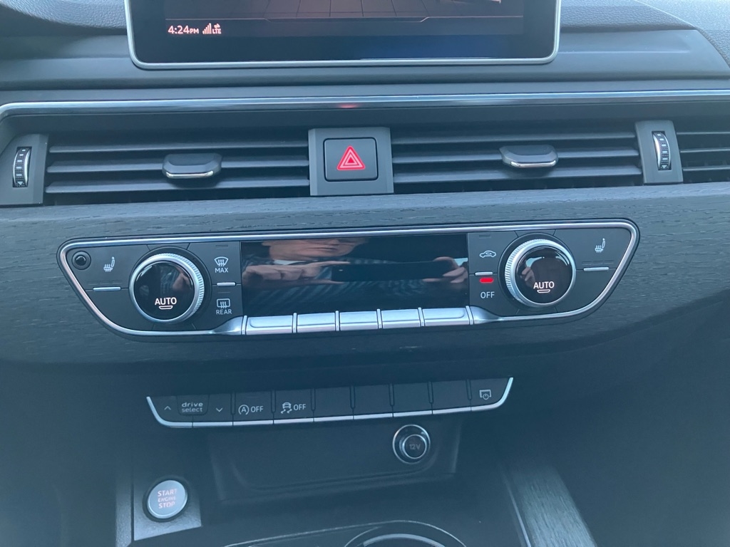 Audi A4 2.0T Premium quattro Sedan 2017