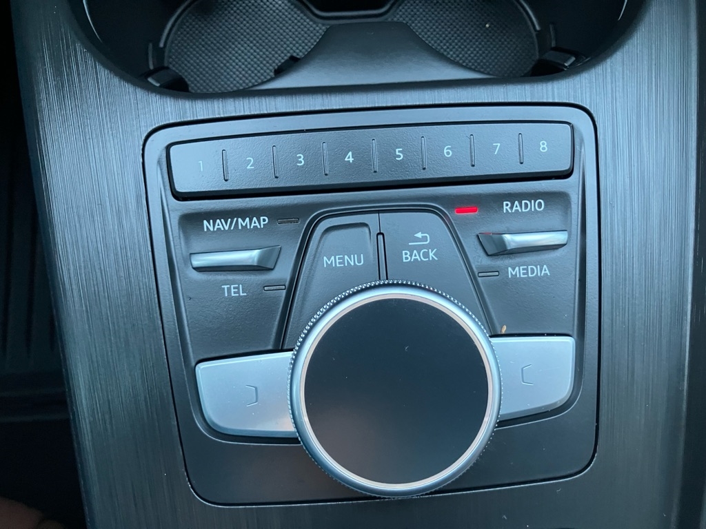 Audi A4 2.0T Premium quattro Sedan 2017