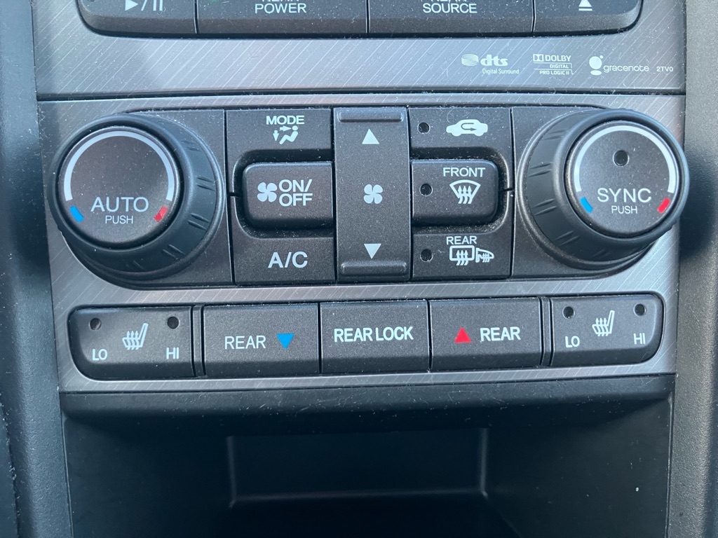 Honda Pilot Touring 4WD 5-Spd AT with DVD 2014