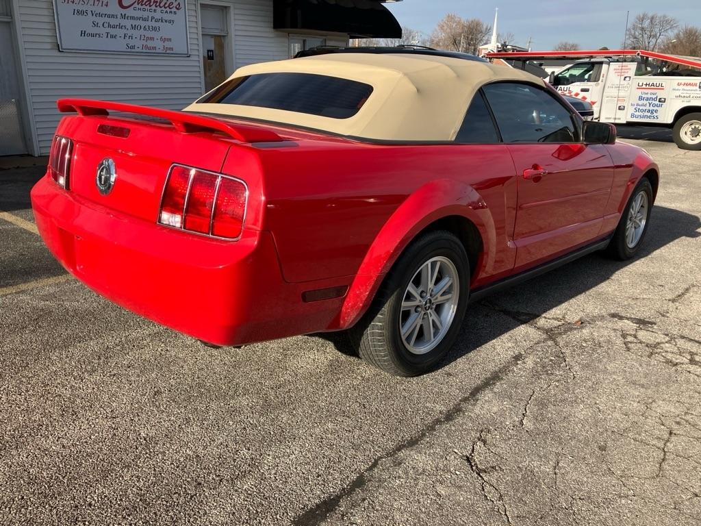 Ford Mustang V6 Deluxe Convertible 2006