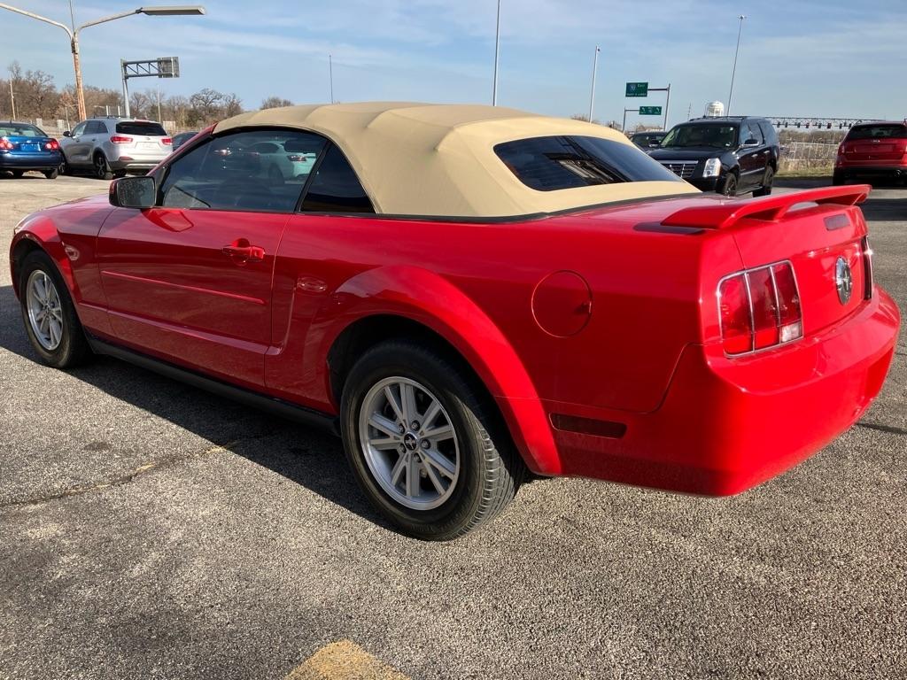 Ford Mustang V6 Deluxe Convertible 2006
