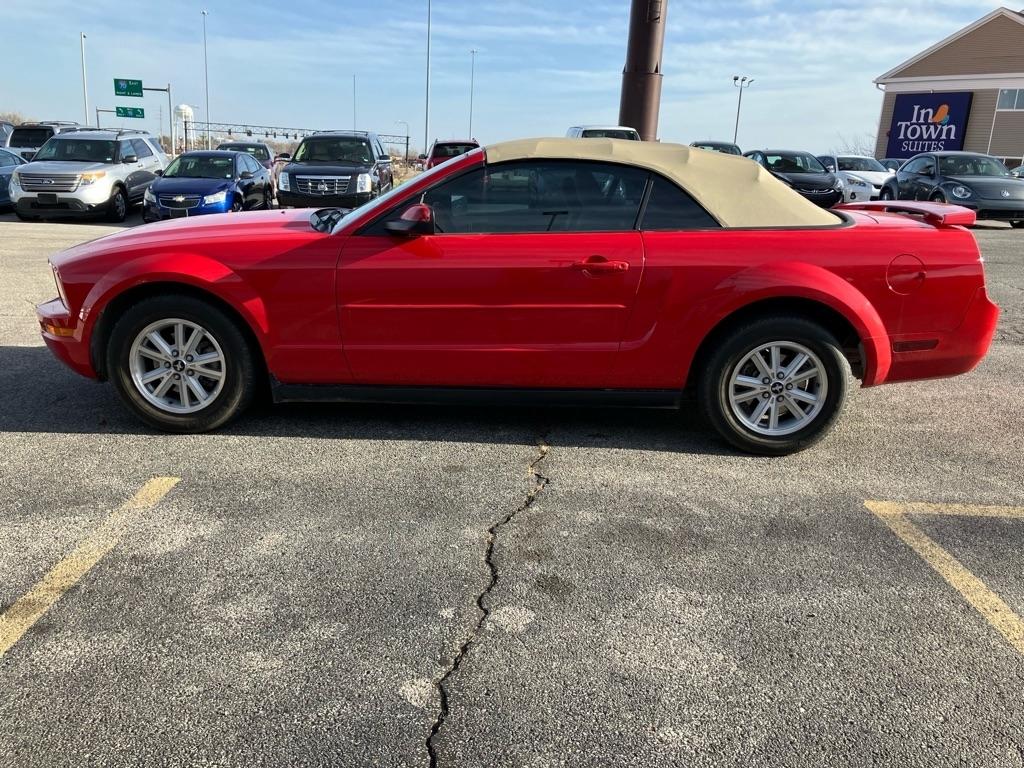 Ford Mustang V6 Deluxe Convertible 2006