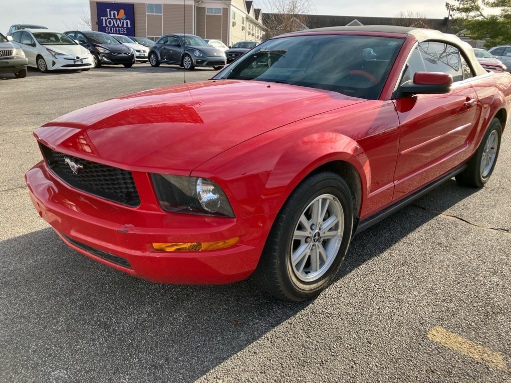 Ford Mustang V6 Deluxe Convertible 2006