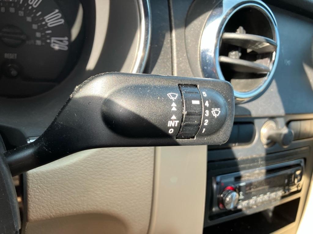 Ford Mustang V6 Deluxe Convertible 2006