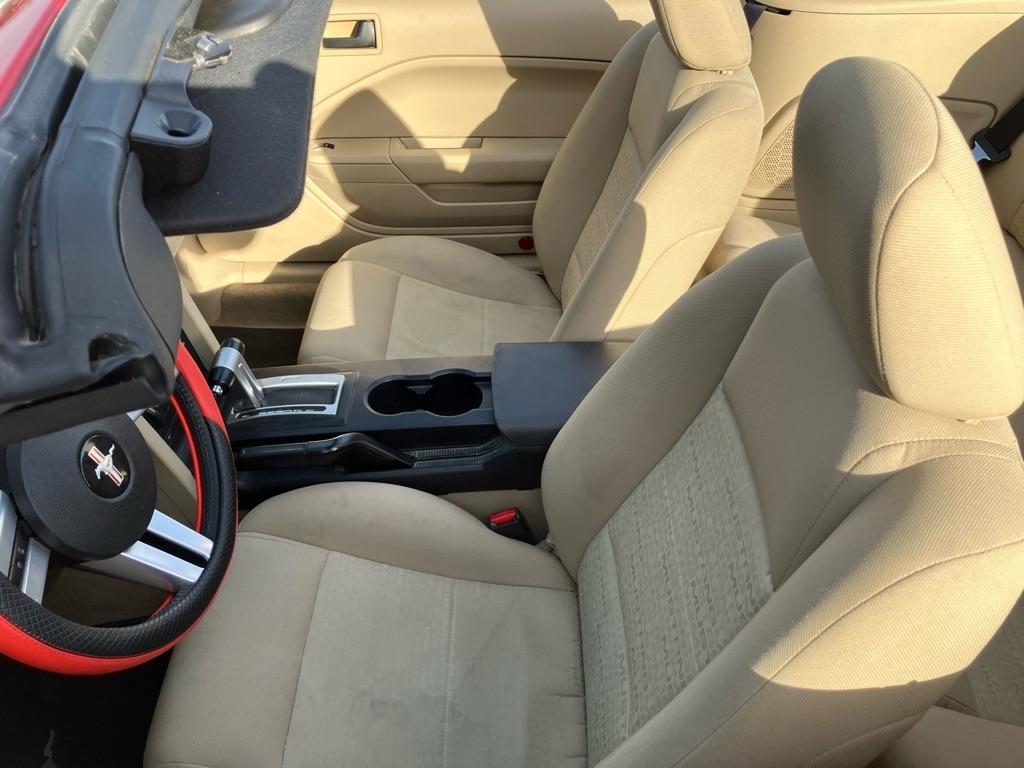 Ford Mustang V6 Deluxe Convertible 2006