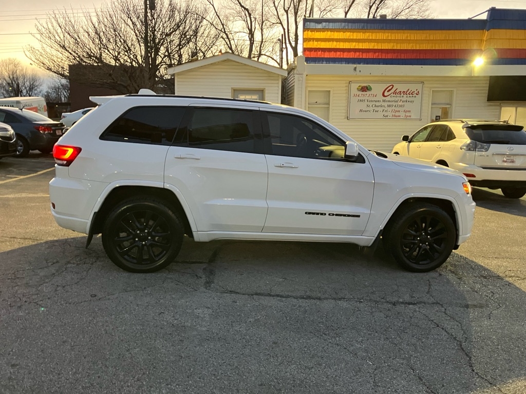 2019 Jeep Grand Cherokee Laredo 4WD