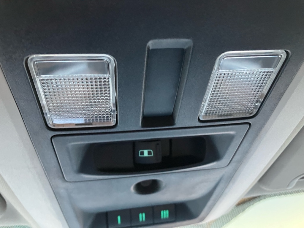 RAM 1500 SLT Crew Cab 4WD 2012