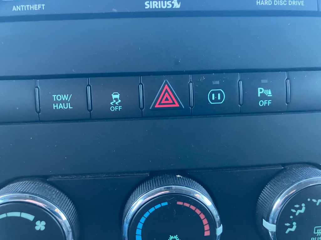 RAM 1500 SLT Crew Cab 4WD 2012