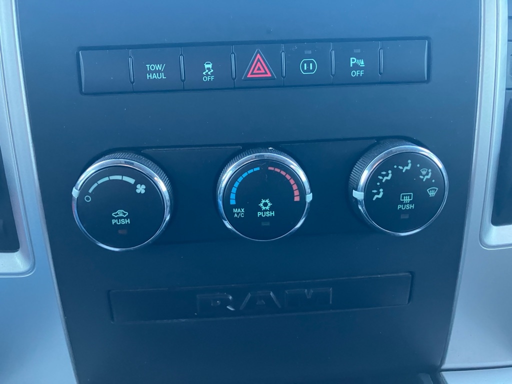 RAM 1500 SLT Crew Cab 4WD 2012