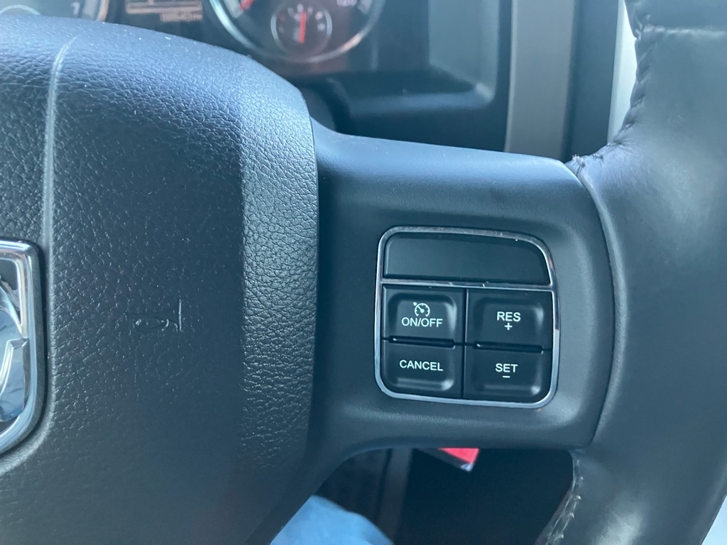 RAM 1500 SLT Crew Cab 4WD 2012